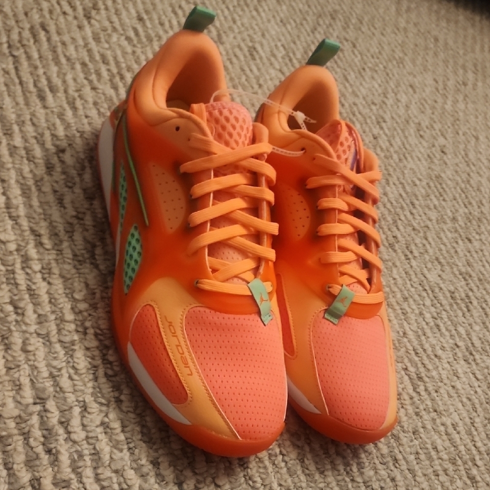 JORDAN Heir Peach Jam Size 12